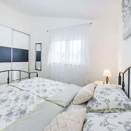 Apartmani Neva, Pridraga Dış mekan fotoğraf