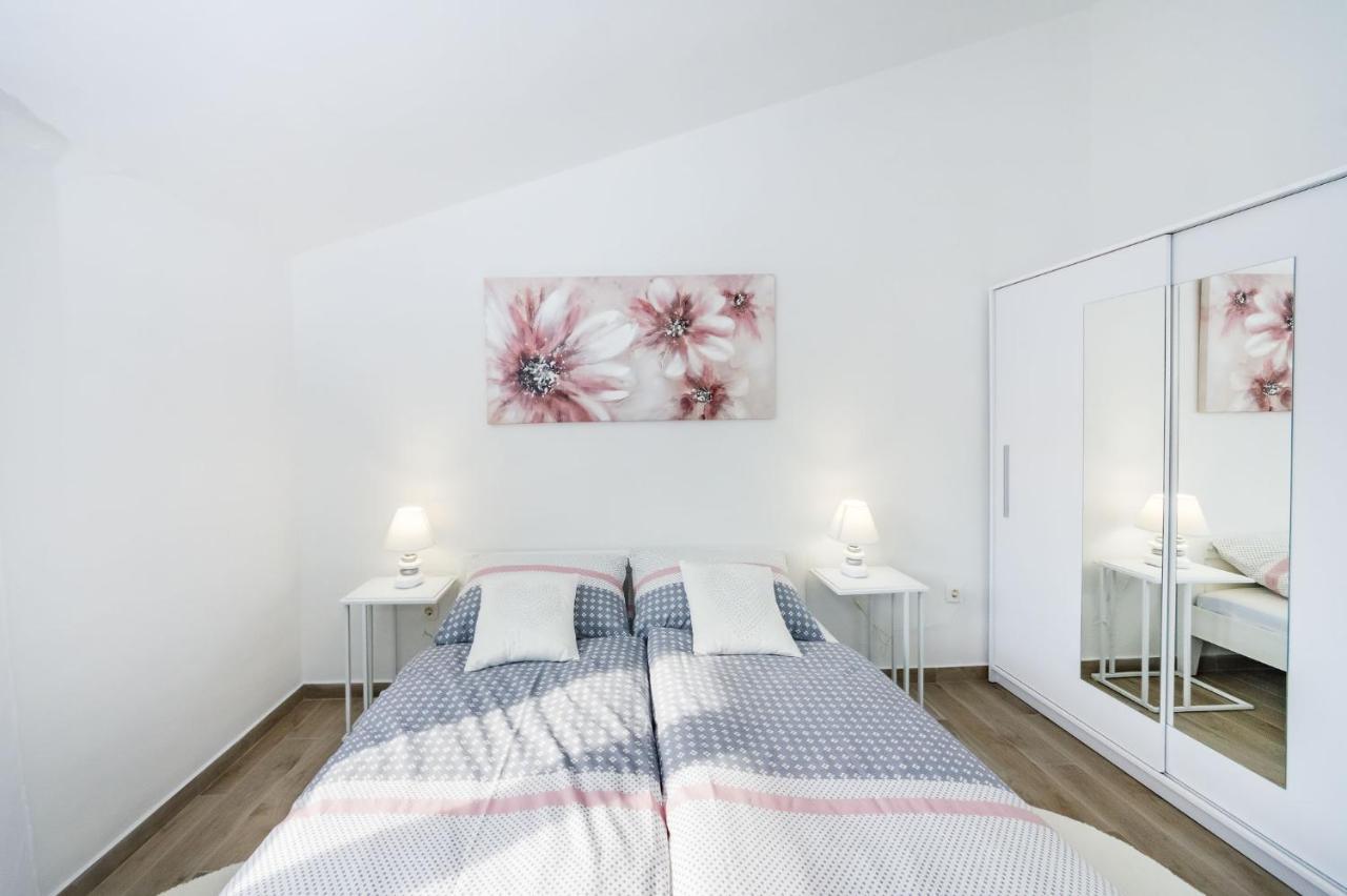 Apartmani Neva, Pridraga Dış mekan fotoğraf